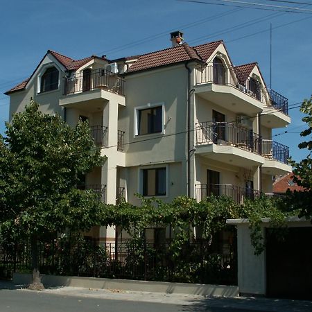 Family Hotel Bellehouse Czernomorec Zewnętrze zdjęcie